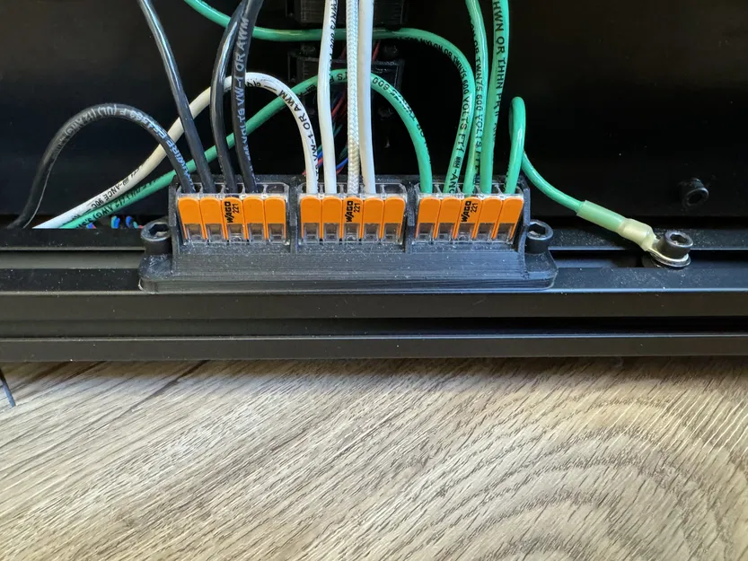 Giá đỡ Wago 5 Cổng Cho Thanh Nhôm 3030 - Image 1