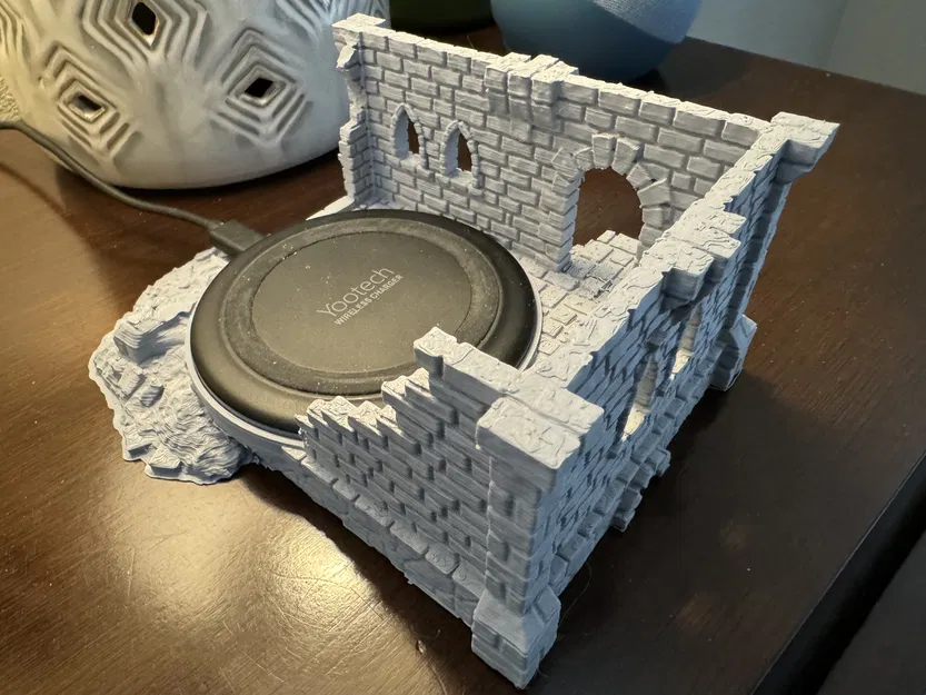 Chỗ Sạc Điện Thoại Cảm Ứng Lâu Đài Cổ - Image 1