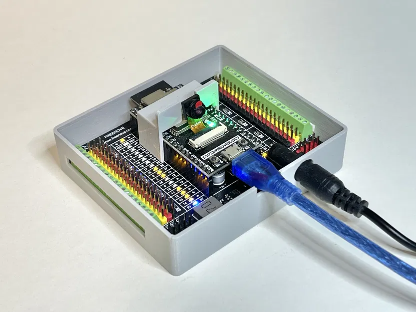 Vỏ và kẹp camera cho Freenove Breakout Board ESP32 / ESP32-S3 - Image 1