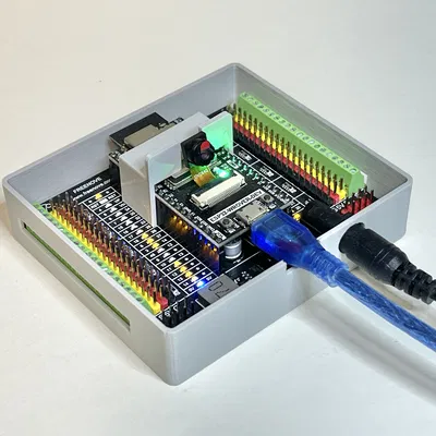 Vỏ và kẹp camera cho Freenove Breakout Board ESP32 / ESP32-S3