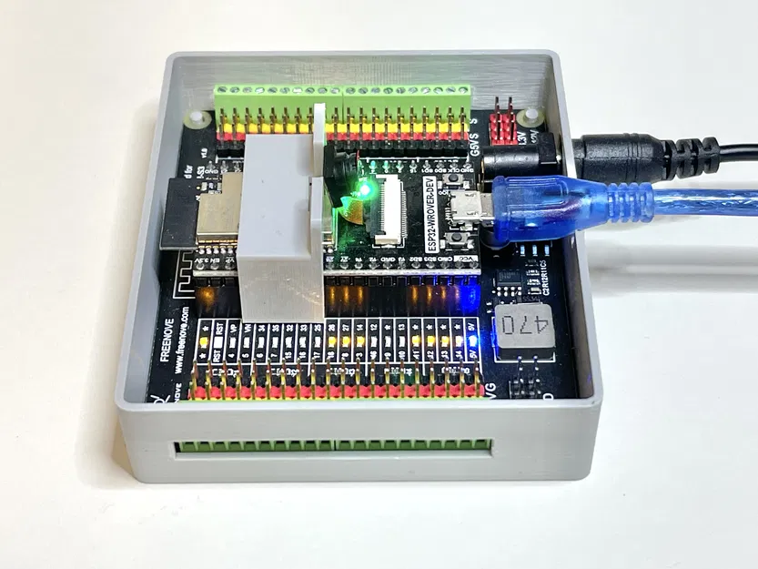 Vỏ và kẹp camera cho Freenove Breakout Board ESP32 / ESP32-S3 - Image 2