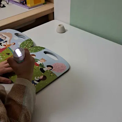 Chân cắm bút chì Albi