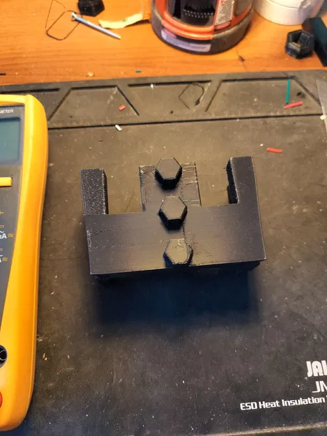 Giá đỡ Fluke 177 DMM cho Honeycomb Storage Wall - Image 3