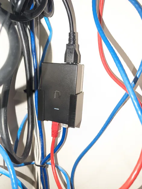 Giá đỡ treo tường cho bộ phun PoE Unifi 48V - Image 1