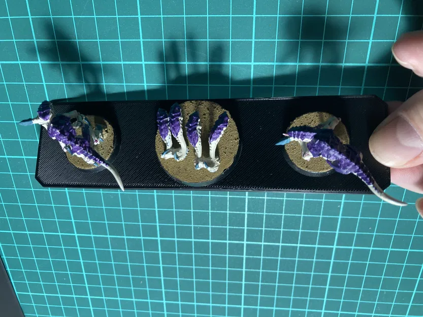 Đế Giữ Mô Hình Mini Cho Kệ Push-Fit Multiboard (Có Nam Châm) - Image 3