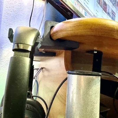 Một cái giá đỡ tai nghe nữa nè