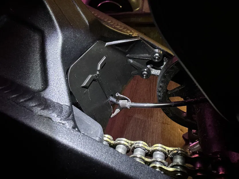 Ốp Che Gắp Sau Xe Talaria X3 - Image 1