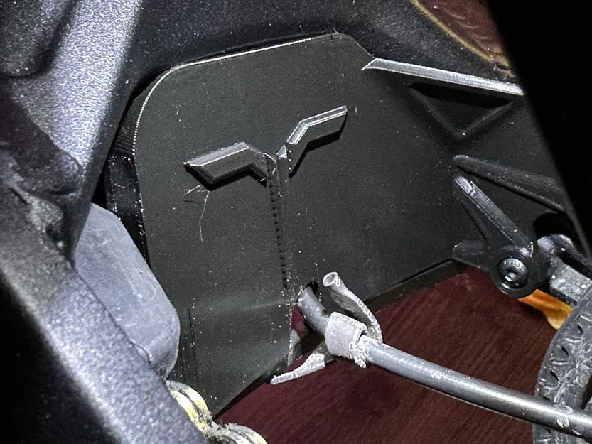 Ốp Che Gắp Sau Xe Talaria X3 - Image 2