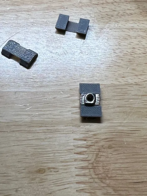 Đế Giữ Đai Ốc Cho Rãnh Trượt 20x20 - Image 1