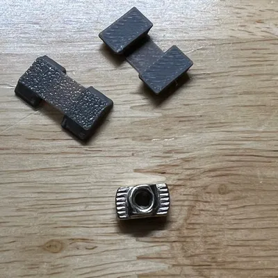 Đế Giữ Đai Ốc Cho Rãnh Trượt 20x20