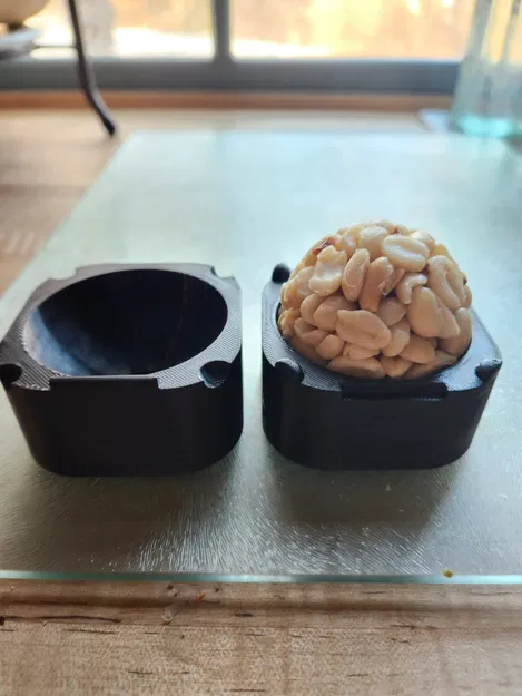 Khuôn Làm Viên Mồi Chim - Image 1