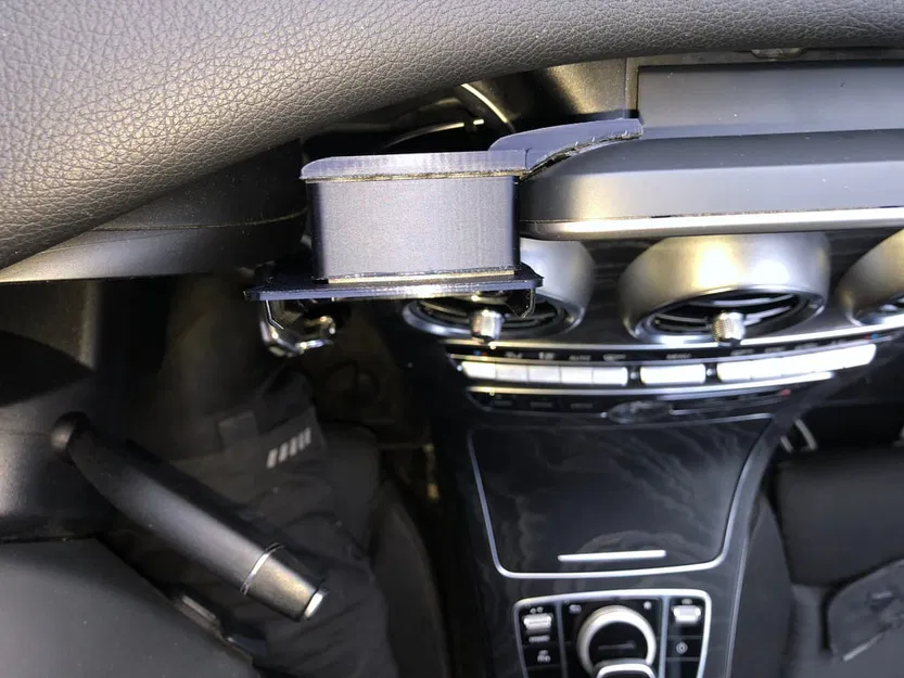 Giá đỡ điện thoại iPhone 8 cho Mercedes Benz C-Class W205 GLC X253 - Image 4