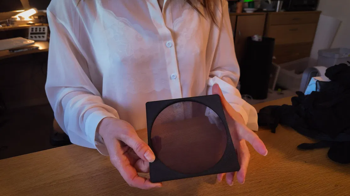 Khay gắn quạt 140mm cho lọc bụi bằng vớ/quần tất! - Image 1