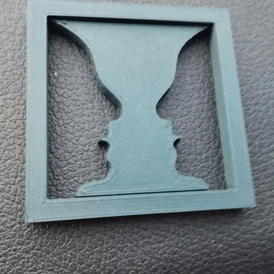 Mặt hoặc Cốc - Trò chơi chữ thị giác cổ điển