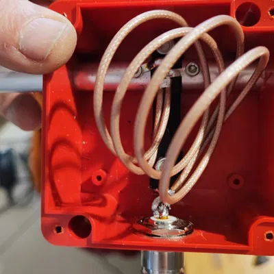 Pát Giữ Phần Tử Anten Yagi