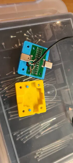 Vỏ cho cáp SuzyQ làm từ breakout USB-C - Image 3