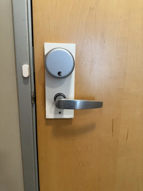 Tấm Adapter Gắn Khóa Thông Minh August Thế Hệ 4 - Image 1