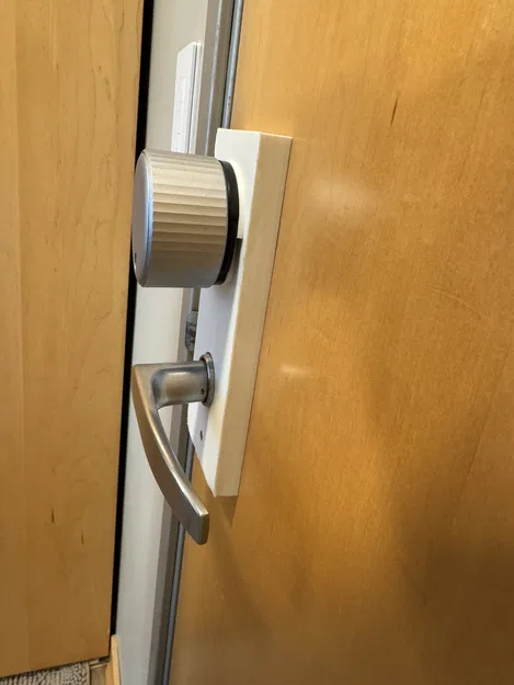 Tấm Adapter Gắn Khóa Thông Minh August Thế Hệ 4 - Image 2