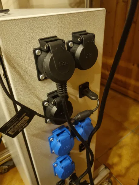 Khuôn Lắp Ráp Chân Cắm Neutrik - Image 1