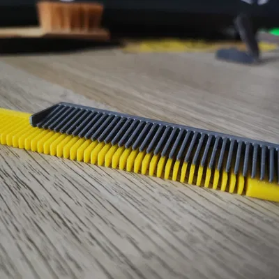 Giống cái lược bình thường hơn