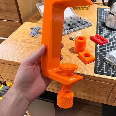 Kẹp Bàn Đèn Học