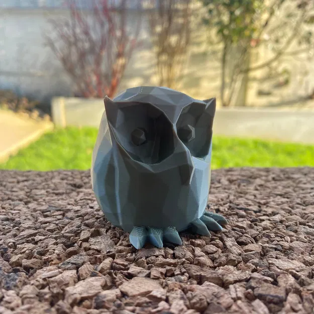 Cú Juste Phong Cách Low Poly - Image 2