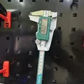 Kệ Giữ Thước Cặp Vernier Cho Bảng Ghim (Lỗ Vuông) - Thumbnail 1