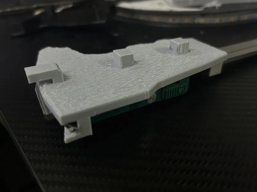 Kệ Giữ Thước Cặp Vernier Cho Bảng Ghim (Lỗ Vuông) - Image 3