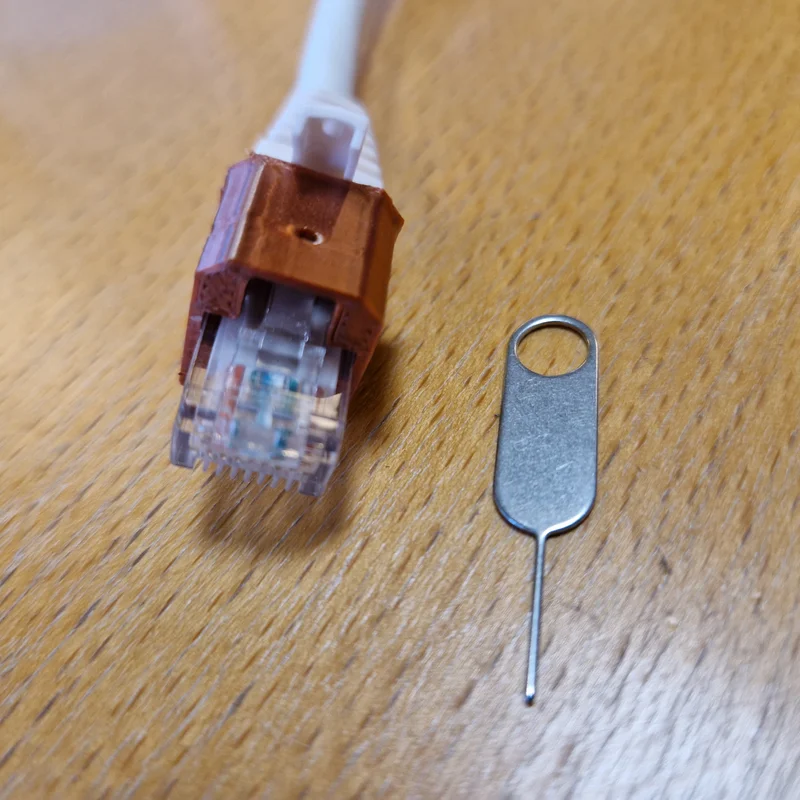 Khóa Chống Tháo Gỡ Cáp Ethernet RJ45