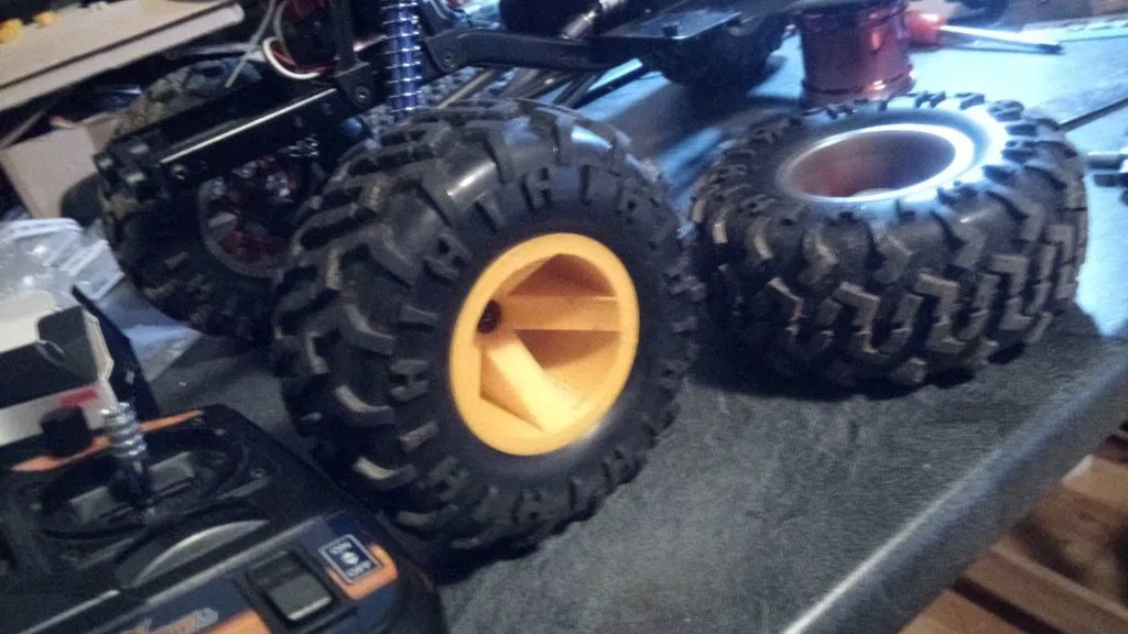 Bánh xe RC tỷ lệ 1/10 - Image 1