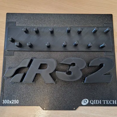 Logo VW R32 có chữ nổi