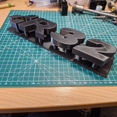 Logo VW R32 có chữ nổi