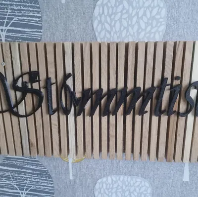 Chữ "Stammtisch" Để Trang Trí Tường