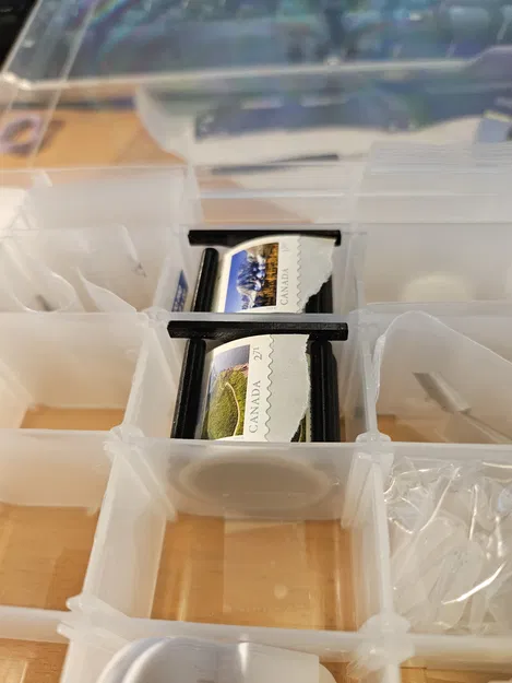 Giá Đỡ Cuộn Tem Canada - Image 4