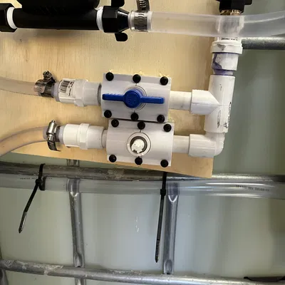 Giá Treo Van PVC 1/2"