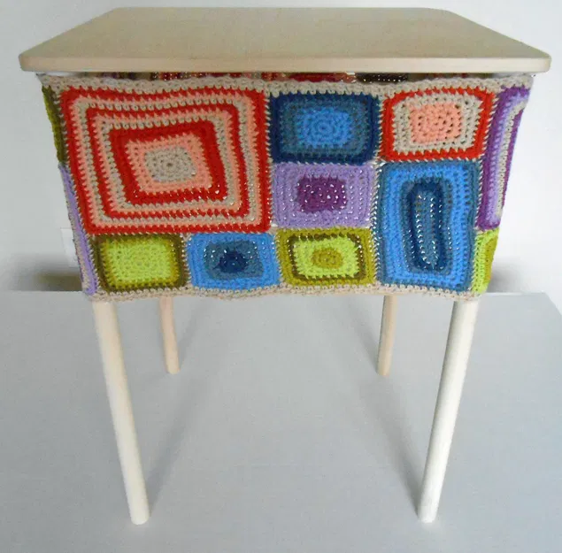 Bàn Trưng Bày Đồ Thủ Công - Image 3