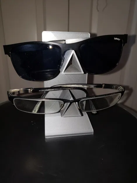 Chân Kệ Kính - Image 1