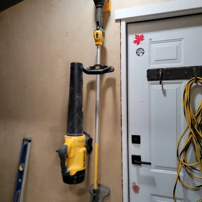 Giá Treo Tường Máy Thổi Lá DeWalt DCBL720