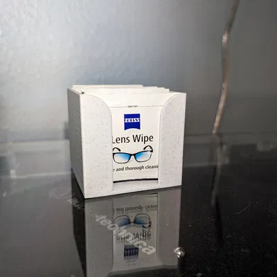 Hộp Đựng Khăn Lau Ống Kính Zeiss