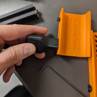 Kềm gắn T nut in 2020