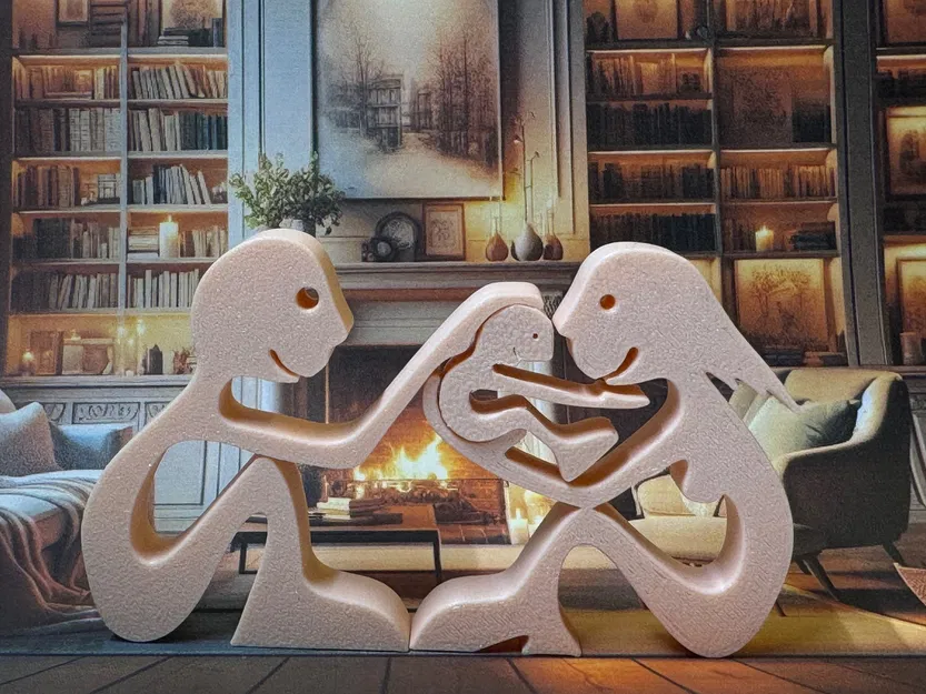 Gia đình hạnh phúc (chàng trai và cô gái ôm em bé) - Image 1