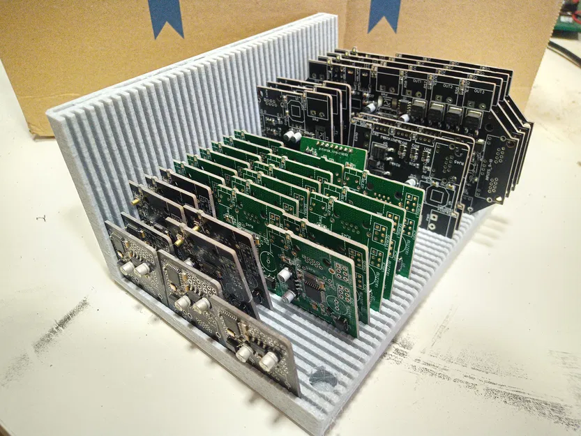 GIÁ ĐỂ BẢNG MẠCH PCB/KHAY ĐỰNG - Image 1