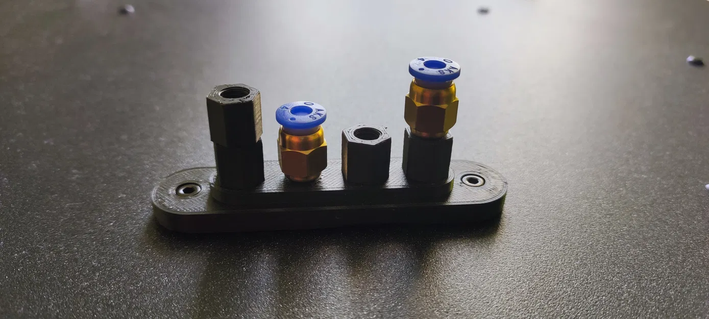 Chỗ Luồn Dây Filament cho Tủ Prusa (có nắp đậy và PC4-M6) - Image 1