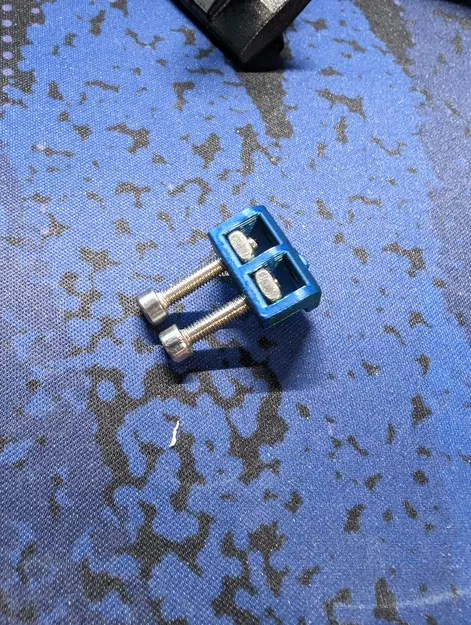 Móc/Kẹp tương thích Rubbermaid Fasttrack - Image 3