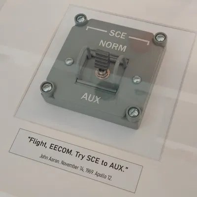 Công tắc Apollo 12 SCE sang AUX