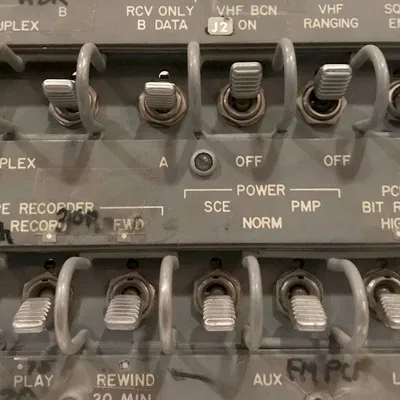 Công tắc Apollo 12 SCE sang AUX