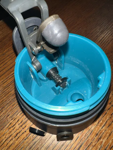 Bộ phận thay thế nắp bình Contigo Flask - Giữ lò xo và nút bấm - Image 2