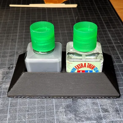 Chân Đế Chai Tamiya Vuông (Xi Măng Siêu Mỏng hoặc Bút Kẻ Đường)