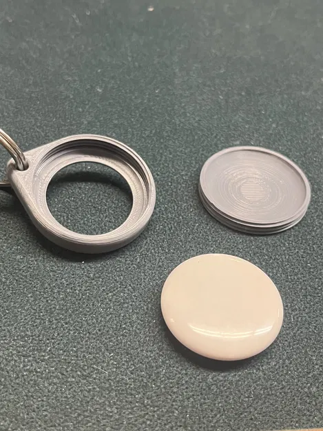 Vỏ Bỏ AirTag Kèm Móc Khóa - Image 3