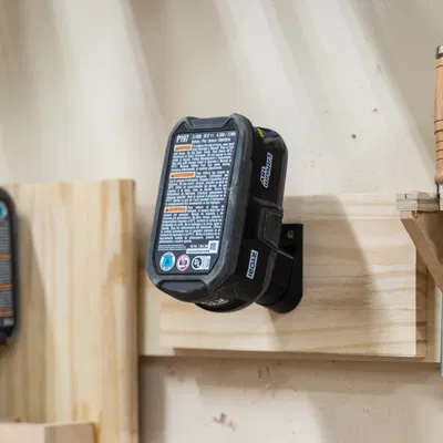 Giá Đỡ Pin RYOBI 18V ONE+